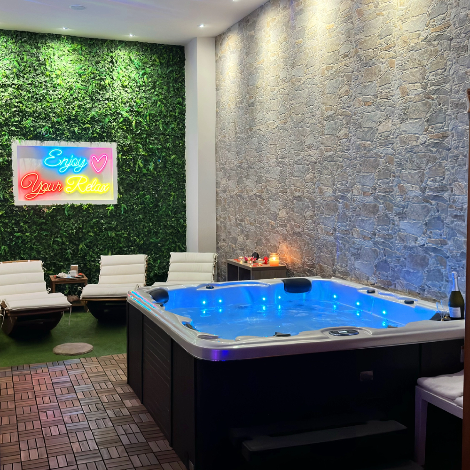 リラックスエリア＆スパ：ウェルネスと静けさ